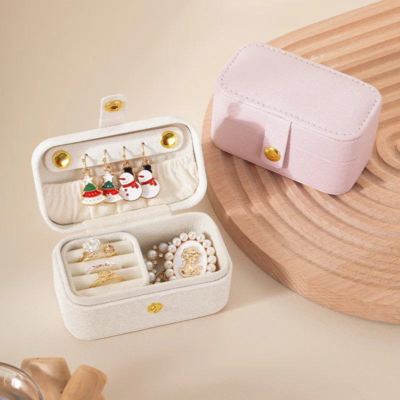 Exquisite Leder Schmuckbox – kompakte, tragbare Aufbewahrung für Ringe, Halsketten & Ohrringe für Reisen